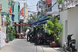 Một người đàn ông chết trong tư thế quỳ gối