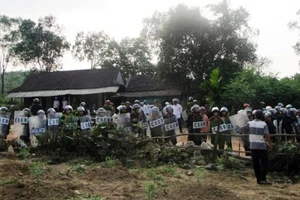 Hà Tĩnh: Khởi tố vụ án dân bắt công an, đốt xe, phá nhà cán bộ