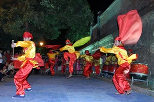 Cẩm vệ quân triều Nguyễn trình diễn sức mạnh