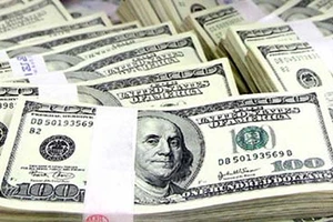 Giận dữ với thu nhập “khủng” của lãnh đạo