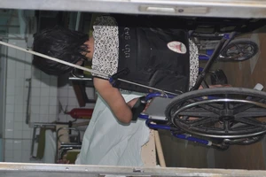 Thoát chết khi nhảy cầu Khánh Hội tự tử