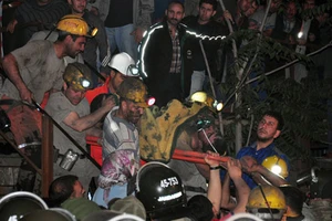 Hiện trường vụ nổ mỏ than khiến 201 người chết ở TNK 