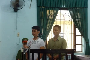 Đánh người mù mắt vì bị… quát