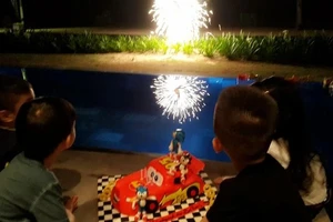 Hồ Ngọc Hà, Cường Đô la bắn pháo hoa mừng sinh nhật con 4 tuổi