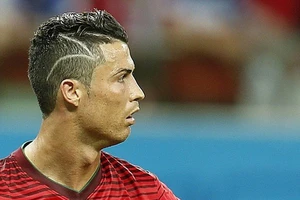 Câu chuyện xúc động đằng sau kiểu tóc điệu đà của Ronaldo