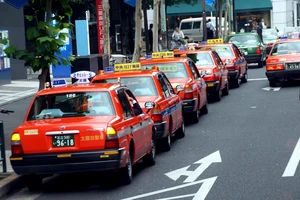 Đáng ngưỡng mộ như tài xế taxi ở Nhật Bản