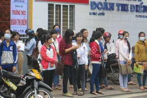 Hơn 6.600 thí sinh vắng làm thủ tục dự thi