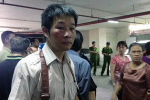 Có mặt công an phường, dân chung cư vẫn bị bảo vệ đánh tét mặt, đổ máu 