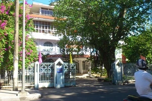 Kẻ gian táo tợn đột nhập phòng làm việc các lãnh đạo thành phố