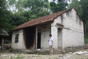 Ghen tuông, người chồng sát hại vợ và con trai 4 tuổi