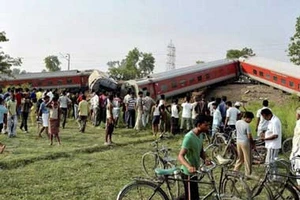 Đoàn tàu chở 160 hành khách bị trật bánh ở Bulgaria