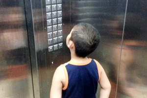 Chỉ ở Hà Nội: Thang máy thành phòng ăn, toilet