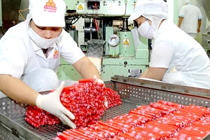 Một cái xúc xích 7 bộ quản lý!