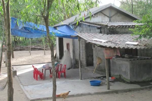 Mạo danh nhà báo nhẫn tâm lừa tiền người vợ có chồng đi biển bị chết