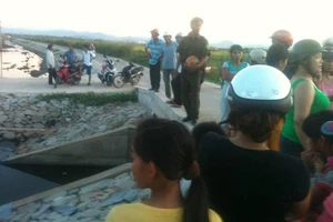 Thương tâm: Hai anh em ruột chết đuối dưới cống nước