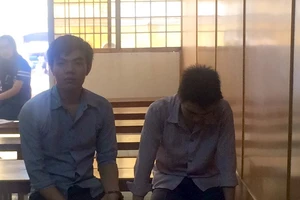 Chị em, cậu cháu rủ nhau đi... ăn trộm siêu thị