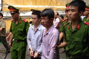 Hai công nhân giết người vì mâu thuẫn chấm công