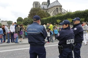 Cướp mang súng tấn công hoàng tử Saudi Arabia giữa Paris