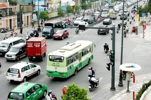 Bộ Giao thông Vận tải đòi sửa nghị định cho hợp… với thông tư 