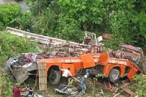 Tai nạn thảm khốc ở Sa Pa: Bí ẩn người cầm lái lúc xe lao xuống vực