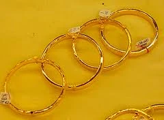 Vụ án hi hữu: Nhặt được vàng bán làm từ thiện, bị buộc phải trả lại