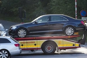 Vua Thụy Điển gặp tai nạn ô tô