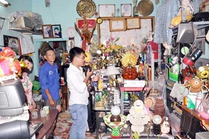 Kinh ngạc: Ông lão ve chai có gia tài bạc tỷ