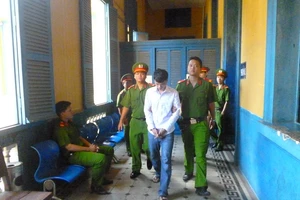 Nhân viên nhà nghỉ đâm chết khách vì cho là ‘hách dịch’