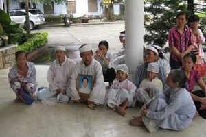 Vụ mẹ con sản phụ tử vong: Không cứu con vì lo cứu mẹ