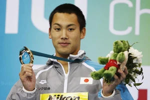 Chấn động kình ngư Nhật Bản Naoya Tomita ăn cắp ở Asiad 17