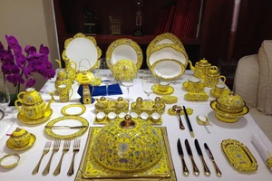 Choáng với độ tinh xảo của bộ chén bát đãi tiệc APEC của Trung Quốc 