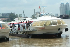 TP. HCM: Cho phép tàu cao tốc cánh ngầm hoạt động trở lại 