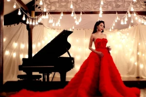 Thủy Tiên sẽ mặc váy cưới đuôi dài 7-8 mét cực cầu kỳ