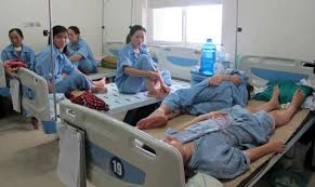 13 bệnh viện ký cam kết không để bệnh nhân nằm ghép