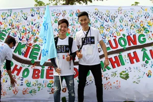Giới trẻ Hà Nội, Đà Nẵng cùng hưởng ứng giờ Trái Đất 2015