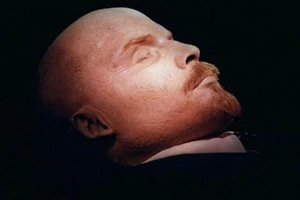 Bí mật trong quy trình bảo quản thi hài Lenin