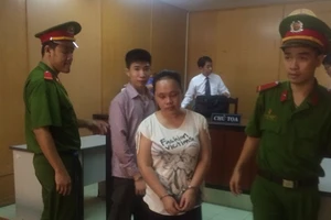 Được tại ngoại vì có con nhỏ, nữ quái 'tranh thủ' đi... ăn cướp