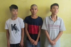 Nữ sinh 15 tuổi 'quan hệ' với bốn bạn trai rồi có thai