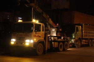 Kêu đồng bọn tới cản trở lực lượng chức năng, ‘giải cứu’ xe quá tải