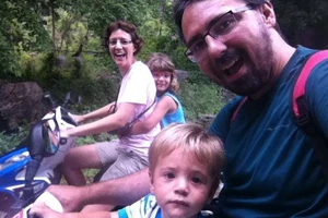 Vụ khách nước ngoài mất đồ trên xe Nam Phương: Đề nghị công an vào cuộc