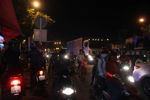 Thương tâm: Nữ sinh đi xe đạp điện tử vong do va chạm xe tải 