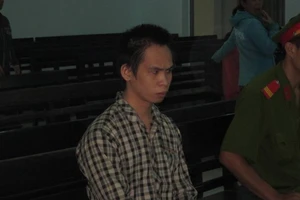 Dụ trẻ em vào nghĩa trang làm trò đồi bại, 18 năm tù