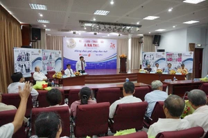 Trao giải À RA THẾ: Sôi nổi cãi nhau, cùng đưa pháp luật vào cuộc sống