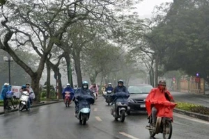Không khí lạnh lan rộng, nhiệt độ Hà Nội giảm sâu
