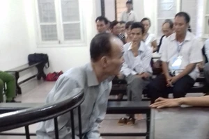 Cuồng ghen, xách dao truy sát người tình của vợ