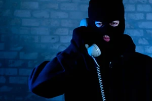 Cảnh báo: Mất tiền tỉ vì tin cảnh sát đang điều tra tiền 'bẩn’