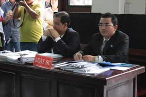 Vụ chai nước có ruồi: 'Điều tra viên chính có dấu hiệu không khách quan'