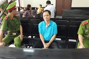 Chai nước có ruồi: Nguyên thẩm phán TAND Tối cao sẽ bào chữa cho bị cáo Minh