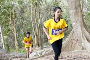 Bình Phước độc chiếm ngôi ‘vua’ và ‘hoàng hậu’ leo núi Tà Cú