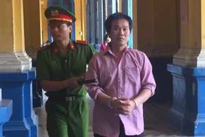 Giả cháu trung tướng công an lừa đảo hàng trăm triệu đồng